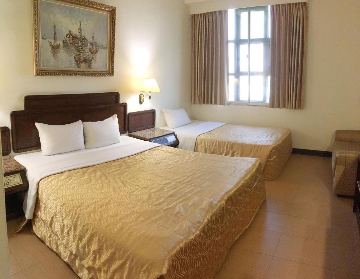 文南哥爸妻夫飯店 Hotel Tajnan Kültér fotó