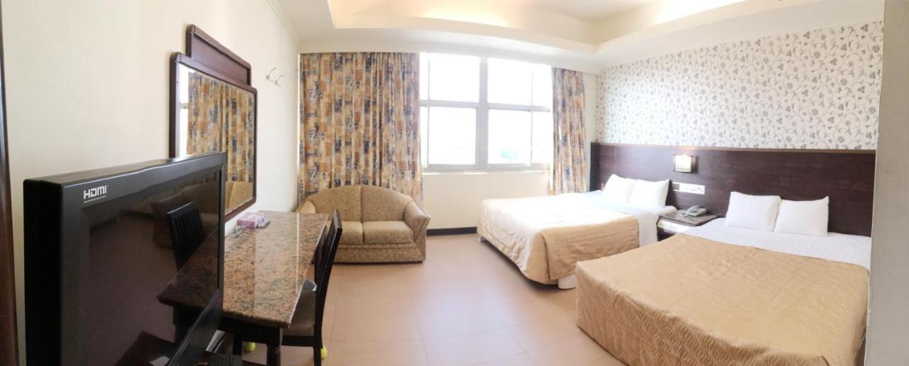 文南哥爸妻夫飯店 Hotel Tajnan Kültér fotó