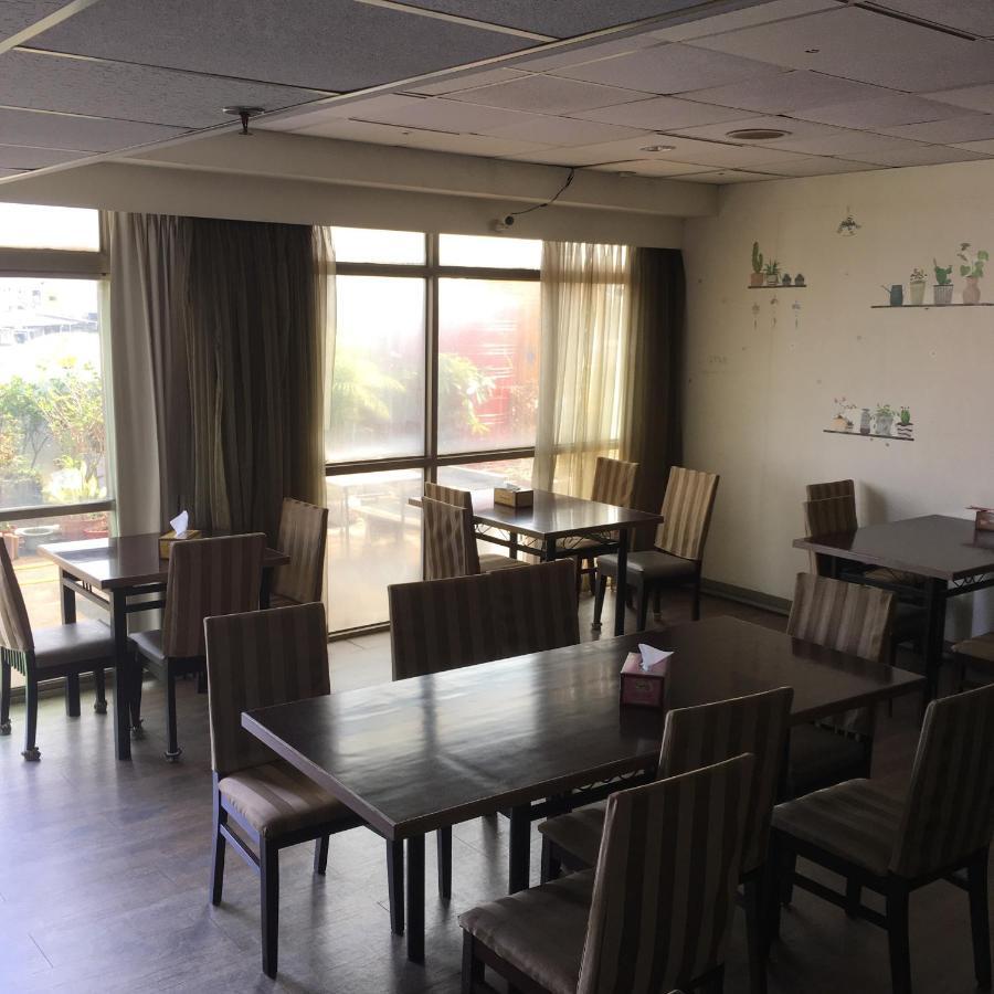 文南哥爸妻夫飯店 Hotel Tajnan Kültér fotó
