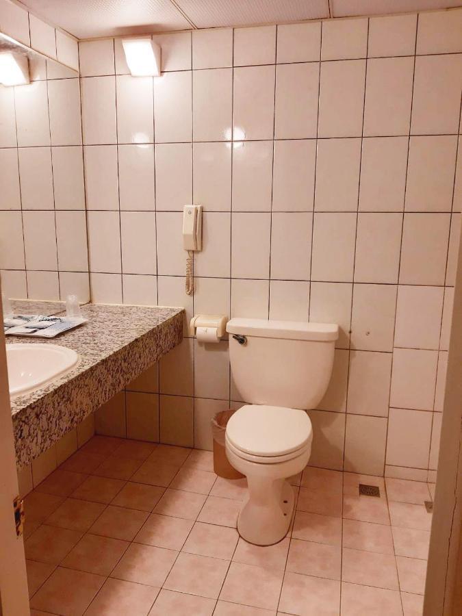 文南哥爸妻夫飯店 Hotel Tajnan Kültér fotó