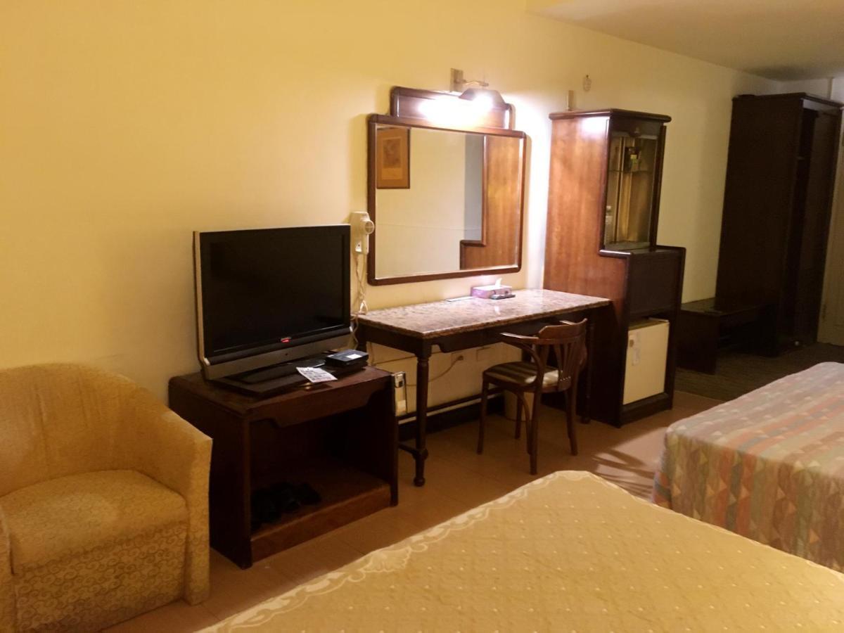 文南哥爸妻夫飯店 Hotel Tajnan Kültér fotó