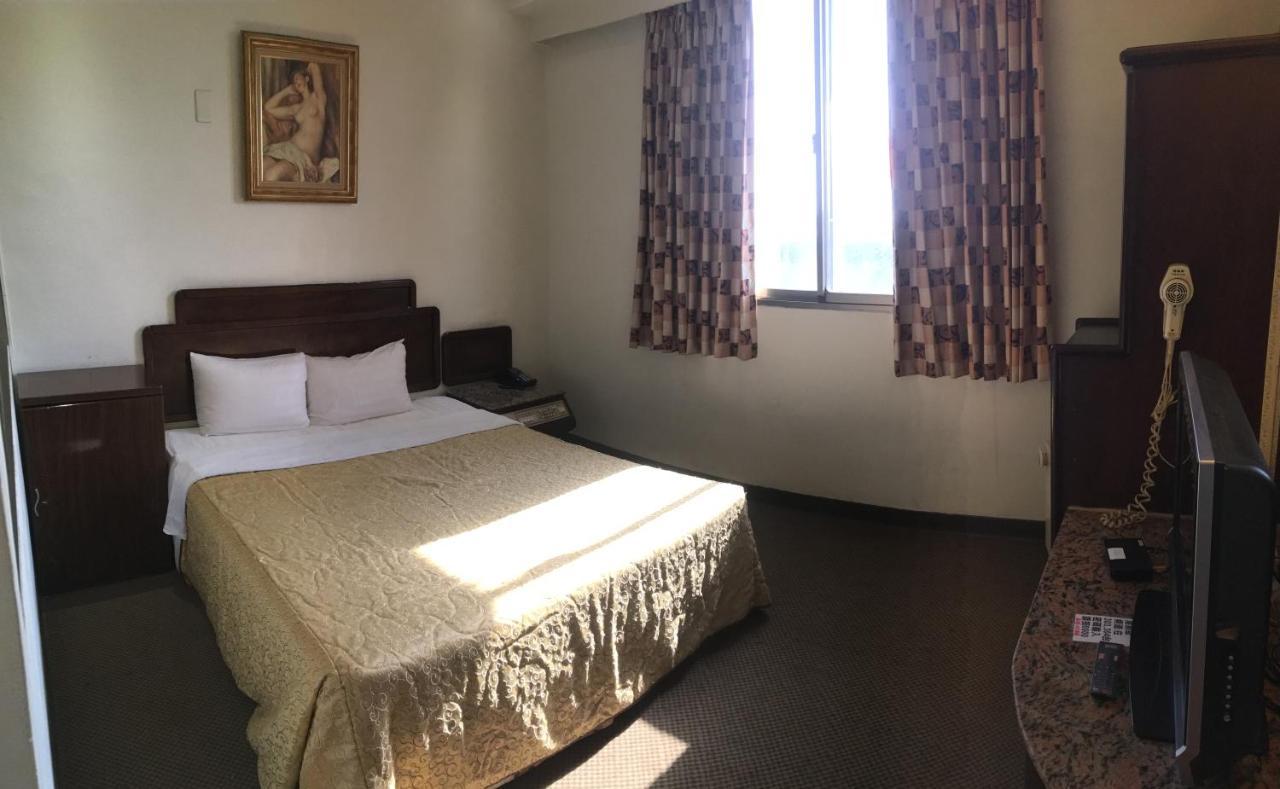 文南哥爸妻夫飯店 Hotel Tajnan Kültér fotó