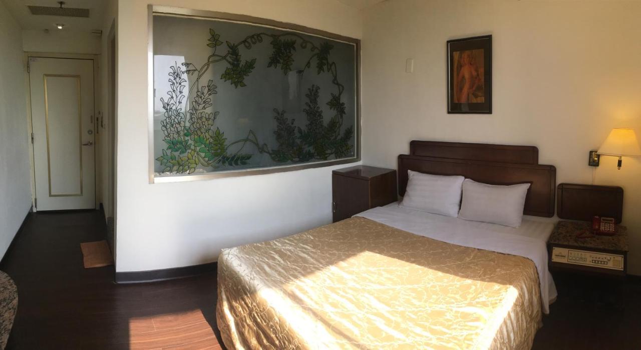 文南哥爸妻夫飯店 Hotel Tajnan Kültér fotó